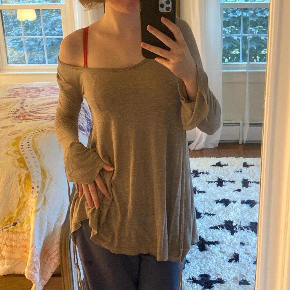 Soft and oversized tan off